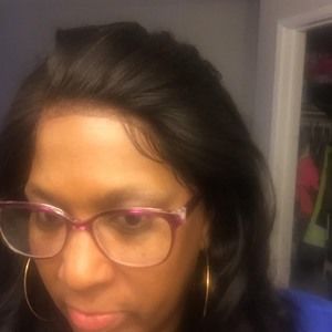 Meet your Posher, Elisa